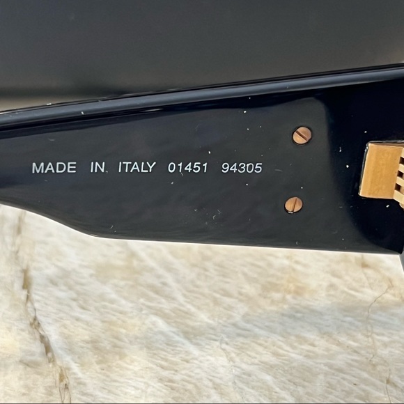 VINTAGE EUCChanel Authentic Sunglasses With Case No Scratches no sign of wear - Picture 7 of 13